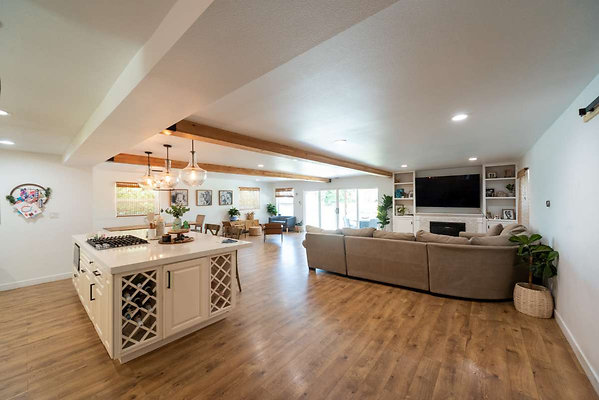 13405 living 6