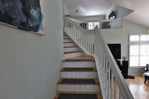 CapEquityCanyonCountryHilltop28