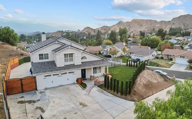 CapEquityCanyonCountryHilltop53