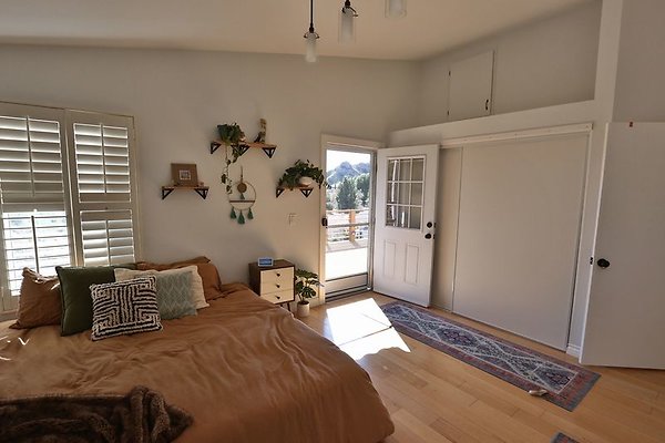CapEquityCanyonCountryHilltop33