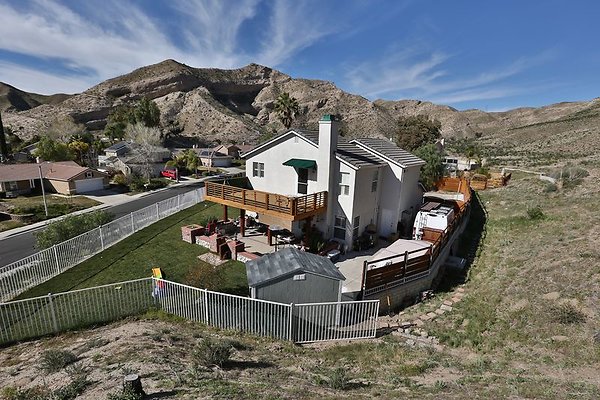 CapEquityCanyonCountryHilltop51