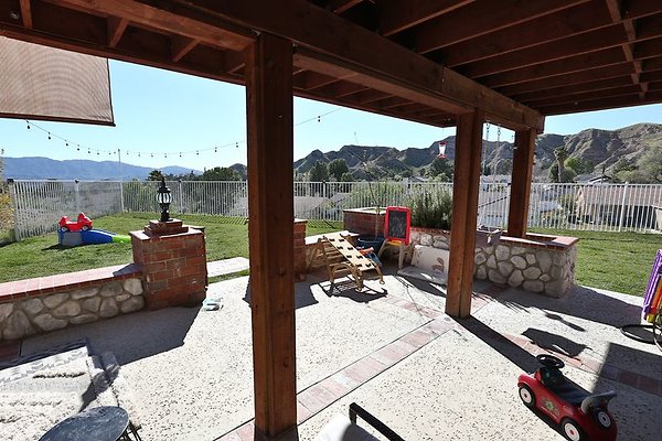 CapEquityCanyonCountryHilltop42